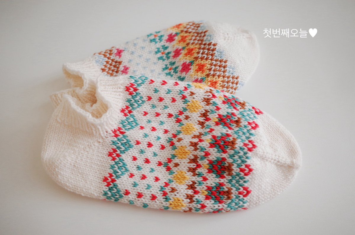 12월 양말 정원과 크리스마스 ❤️💚

#knitting #뜨개 #양말뜨기