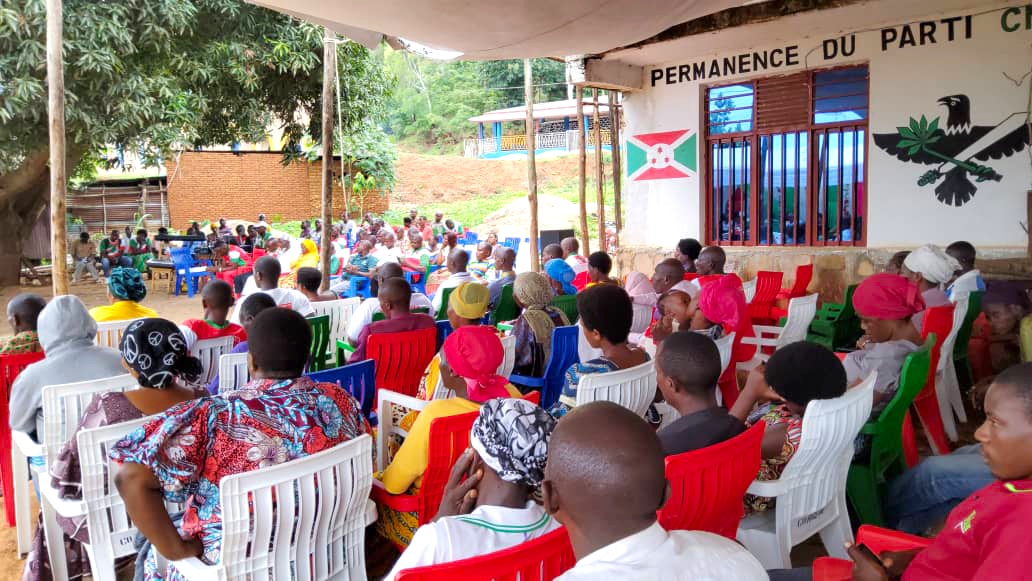 Cndd_FddRumonge's tweet photo. Nkuko vyama bigenda bur wa Kane wanyuma wukwezi umungambw @CnddFdd muri  @CommuneRumonge waratunganije amasengesho kur' uyu 30/11/2023.  ibirori bikaba vyatewe iteka  n'ubuserukizi bw'umugambwe @CnddFdd muri komine rge n'izindi ndongozi zitandukanye @DorianeMunezero @R_Ndikuriyo https://t.co/Ysv04e4MJM