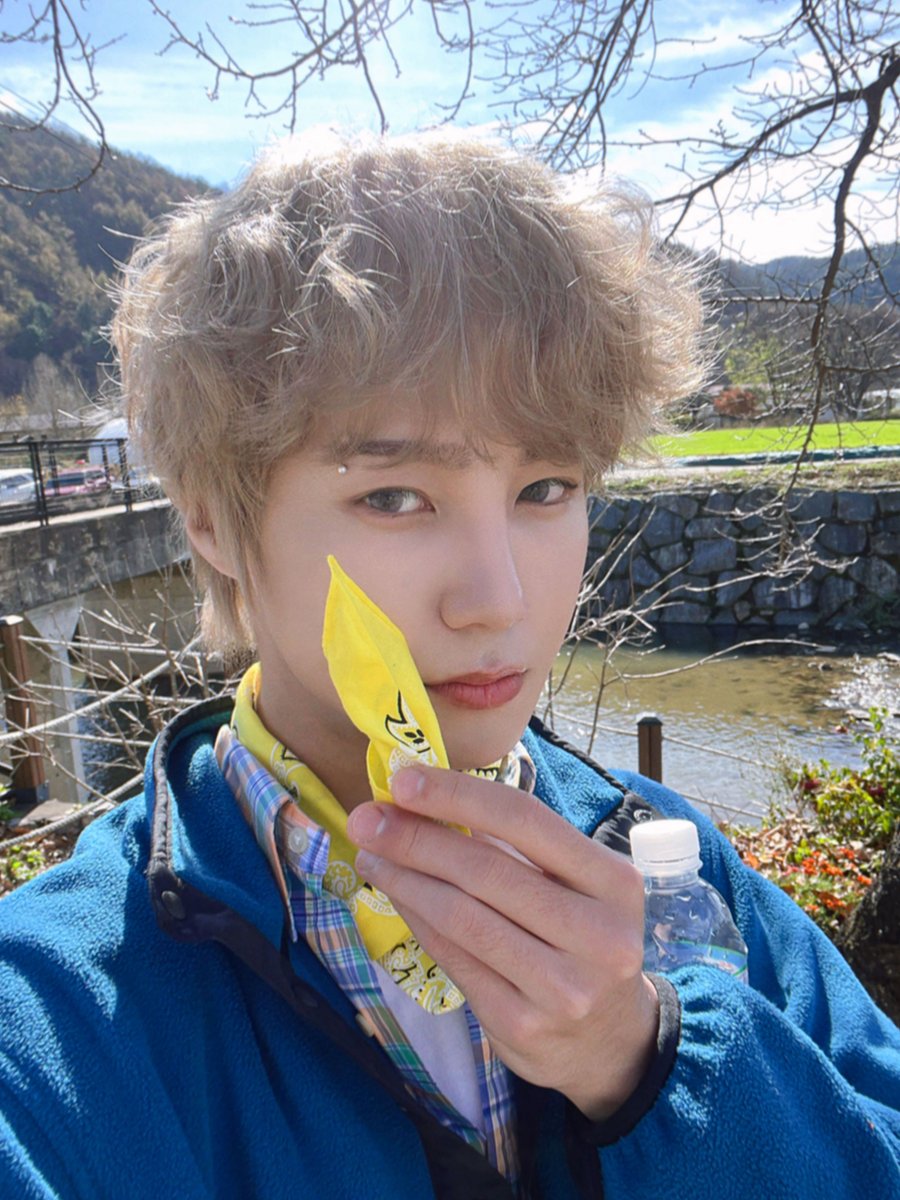 VAV_official's tweet image. [VAV] 에이팀 선물 🎁 

뱀즈 감기 조심! 따듯하게 겨울 보내기❤️‍🔥

#VAV #브이에이브이