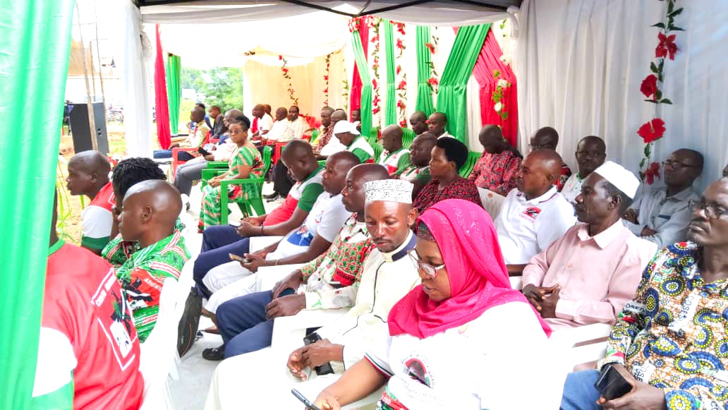 Cndd_FddRumonge's tweet photo. Nkuko vyama bigenda bur wa Kane wanyuma wukwezi umungambw @CnddFdd muri  @CommuneRumonge waratunganije amasengesho kur' uyu 30/11/2023.  ibirori bikaba vyatewe iteka  n'ubuserukizi bw'umugambwe @CnddFdd muri komine rge n'izindi ndongozi zitandukanye @DorianeMunezero @R_Ndikuriyo https://t.co/Ysv04e4MJM