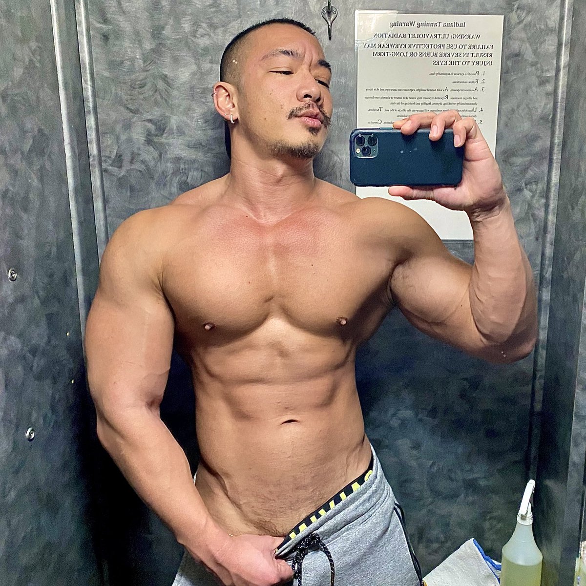 XanderKwan's tweet photo. It’s me, hi! I’m the problem, it’s me! https://t.co/QFdt6IrxLj