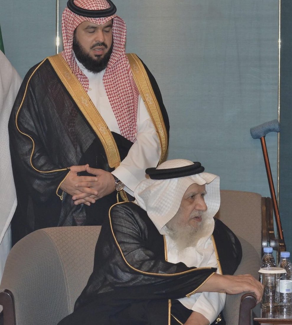 benobaid's tweet photo. رحم الله #ممدوح_بن_عبدالعزيز ..
الأمير الصالح ..
من بقايا الرعيل الأول من هذه الأسرة الكريمة زهدًا وعبادةً وصدقًا وإخلاصًا ومتابعة للسلف الصالح ..
عزاؤنا لأخيه #خادم_الحرمين_الشريفين_الملك_سلمان_بن_عبدالعزيز و #ولي_العهد_الأمير_محمد_بن_سلمان 
وابنه الأمير #نايف وجميع أبناء الفقيد وأسرته ..
رحمه الله رحمة واسعة وأسكنه الفردوس الأعلى من الجنة إنا لله وإنا إليه راجعون ..