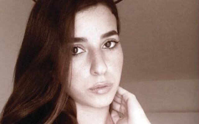 dasatoonbc's tweet image. #Sapir Cohen, 29 is released. Kidnapped alongside her boyfriend Sasha Trufanov, she&apos;s been held in captivity. Her boyfriend&apos;s mother and grandmother had been released (they&apos;re dual citizens of #Russia and #Israel). Sasha&apos;s status as a man means that #Hamas is keeping him hostage.