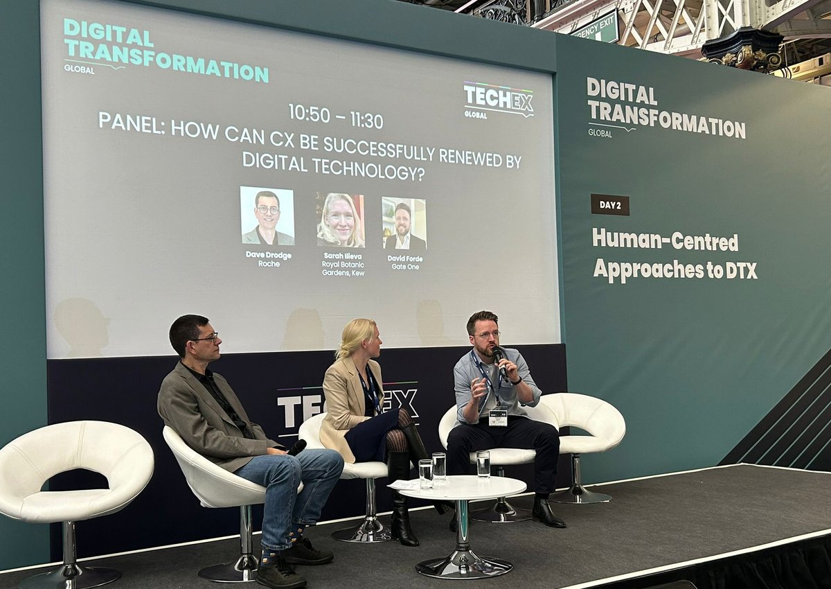 Great to be back at the #aiandbigdataexpo today, with David Forde in conversation on how CX can best be renewed by digital technology. A fascinating chat on how to keep humans front & centre - both as team and customer - during this major technological & cultural shift #techex