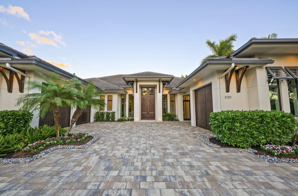 dantedisabato's tweet photo. Introducing 3120 Crayton Rd. Naples FL 34103. Offered for $6,500,000. Contact me for more details of this beautiful 5 bedroom 5.5 Bath property located in the Moorings. Lightly used with exquisite finishes make this a home not to be missed. https://t.co/j4BFCDQdQE