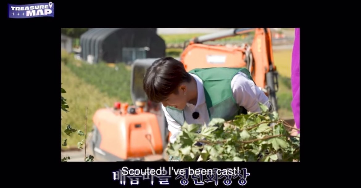 pjwbabysinger's tweet photo. Jeongwoo is everyone’s favorite, he can easily stealing people’s heart bcs look at this hahaha Sajang-nim is me 

The way sajangnim compliment him, ask him to stay there, give him thumb-up, and promote him 😂😂 https://t.co/2JOYuCGN1I
