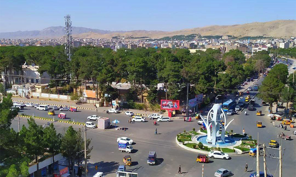 ArianaNews_'s tweet photo. 7 killed in armed attack in Herat city
https://t.co/dqx5PQE1z0
Security sources confirmed that 7 individuals were killed and 3 others injured in an armed attack by unknown men on Friday in Herat province.
#ArianaNews #Afghanistan #Herat #Attack #ArmedMen #Women https://t.co/NFrAefPDOj