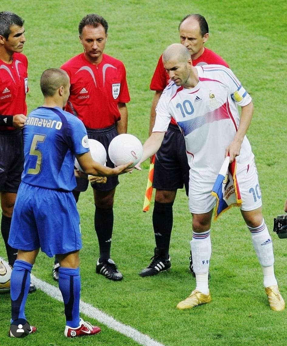 SerieA_Lawas's tweet photo. Pas kick off ini berlangsung, kalian lagi ngapain?? https://t.co/HSk4eNfACz