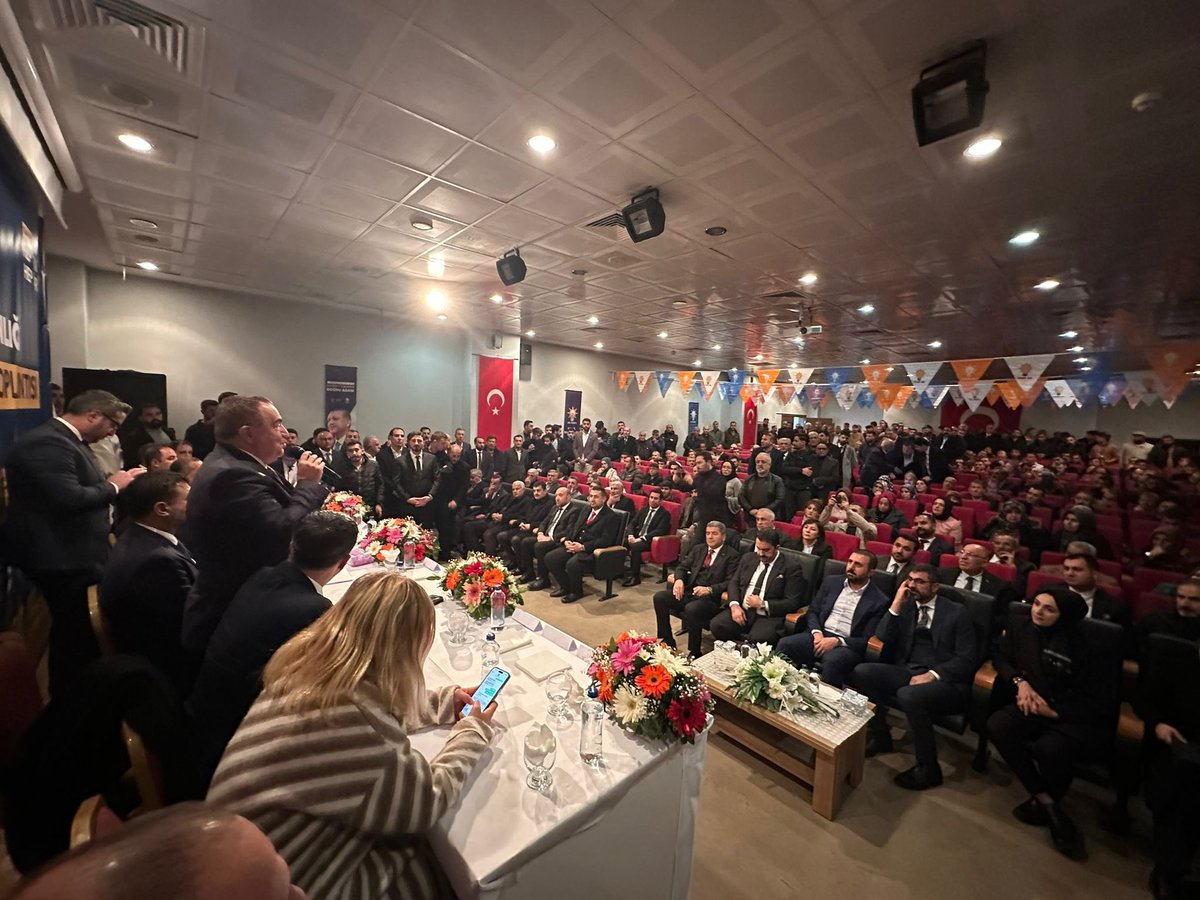 AK Parti Genel Başkan Yardımcımız, Teşkilat Başkanımız Sayın <a href="/erkankandemir/">Erkan Kandemir</a>, Başkan Yardımcılarımız, Milletvekillerimiz, Belediye Başkanlarımız, Bölge ve İl Koordinatörlerimiz ve teşkilatımızın da katılımıyla istişare toplantımız için biraradayız.
