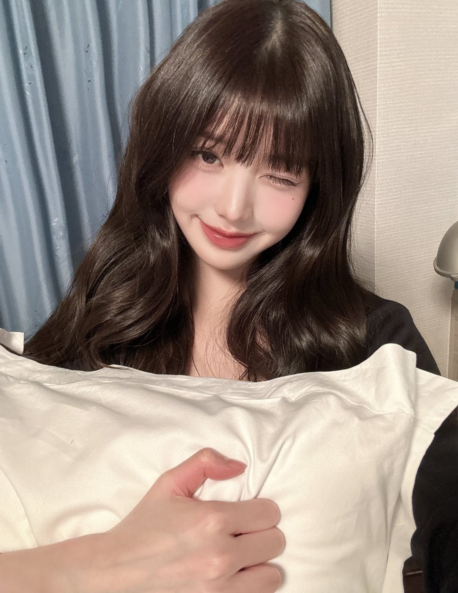 다이브랑 2주년💕🌷 항상 고맙구, 러브하구.. 우린 영원할거야🤍✨

#IVE #아이브 
#JANGWONYOUNG #장원영
#HappyIVEday
#IVE_2nd_Anniversary
#우리의_DECEMBER_영원히_EVER ⭐