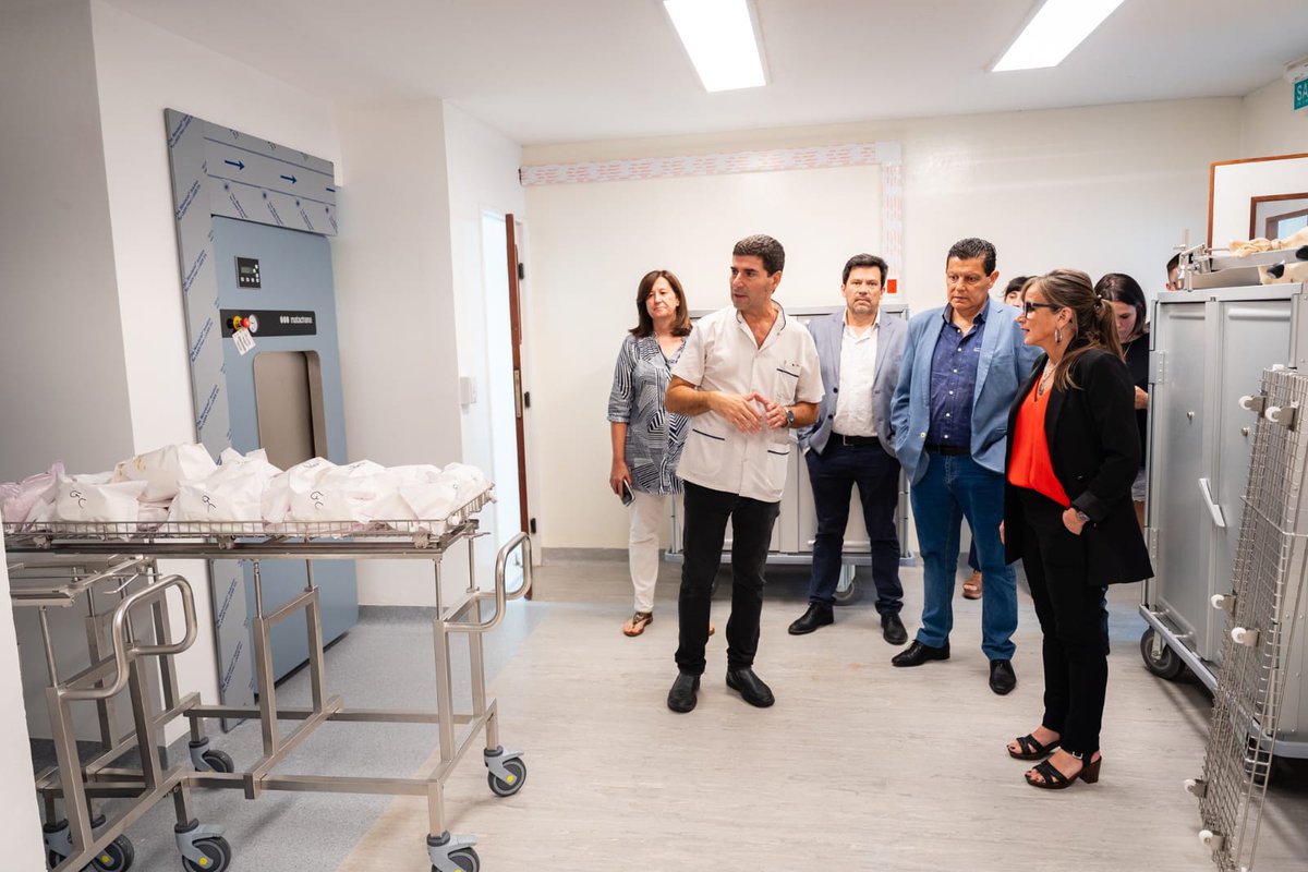 BarbasGabriela's tweet photo. Quiero agradecer profundamente a todo el equipo del Hospital por su compromiso cotidiano. De nada sirve tener nuevas instalaciones si no se acompaña con profesionales capacitados como los que hay aquí, que a su vez tengan una escucha atenta a las necesidades de la comunidad. https://t.co/Dx2RhpyV1G