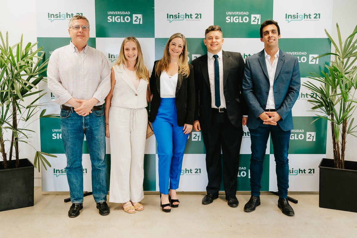 MendeMariaBelen's tweet photo. El encuentro de fin de año de #Insight21 dejó un enriquecedor diálogo sobre los logros alcanzados y desafíos por delante de nuestro Hub de conocimiento de @LaSiglo21 https://t.co/TrAmsNBChT