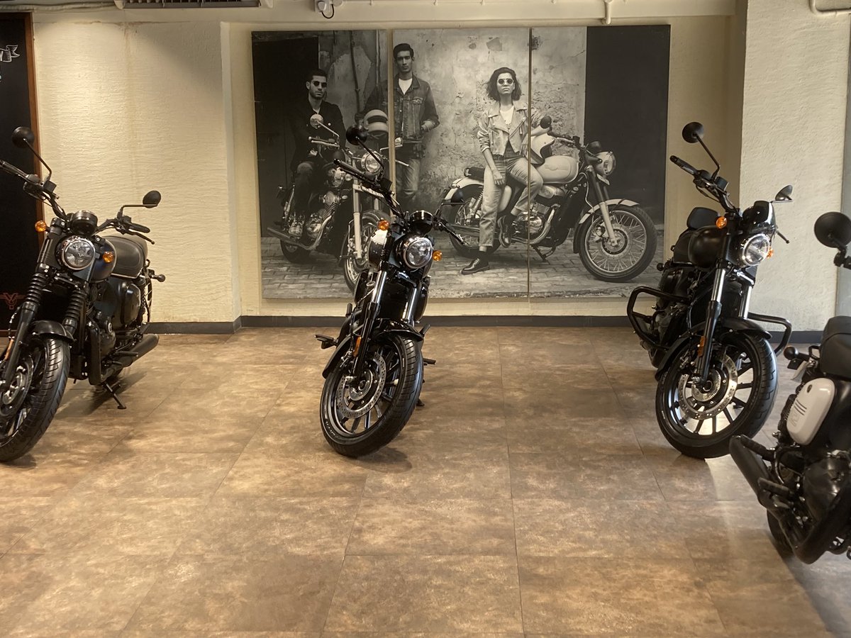 Pune, Maharashtra, India 🇮🇳 
Projects review with our teams from the India Peugeot Excellence Center, one of the pillars of our world class global R/D organisation 
Business review with BSA teams to further support the global vision and ambition of our iconic brand 
A very