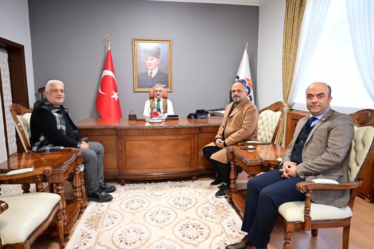 🤝Valilik Makam Ziyaretleri 

İntegral Okulları Yönetim Kurulu Başkanı Ali Topaloğlu, Okul Müdürlerinden İsmail Özçelik ve Suat Demiray Vali <a href="/ersinyazici1/">Ersin YAZICI</a>’yı ziyaret ettiler.

#malatyavaliliği #malatya