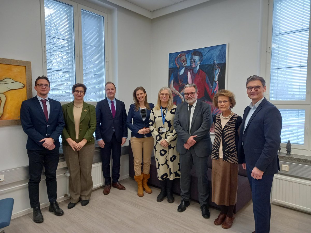 Tänään Nokian kaupunki sai arvovaltaisia vieraita Unkarista. Kaupunkiin olivat tutustumassa Unkarin suurlähettiläs ja hänen seurueensa. Päivän ohjelmaan kuuluu myös yritysvierailu Revisol Oy:n tuotantolaitokseen.

#nokiankaupunki #revisol #embassyofhungary