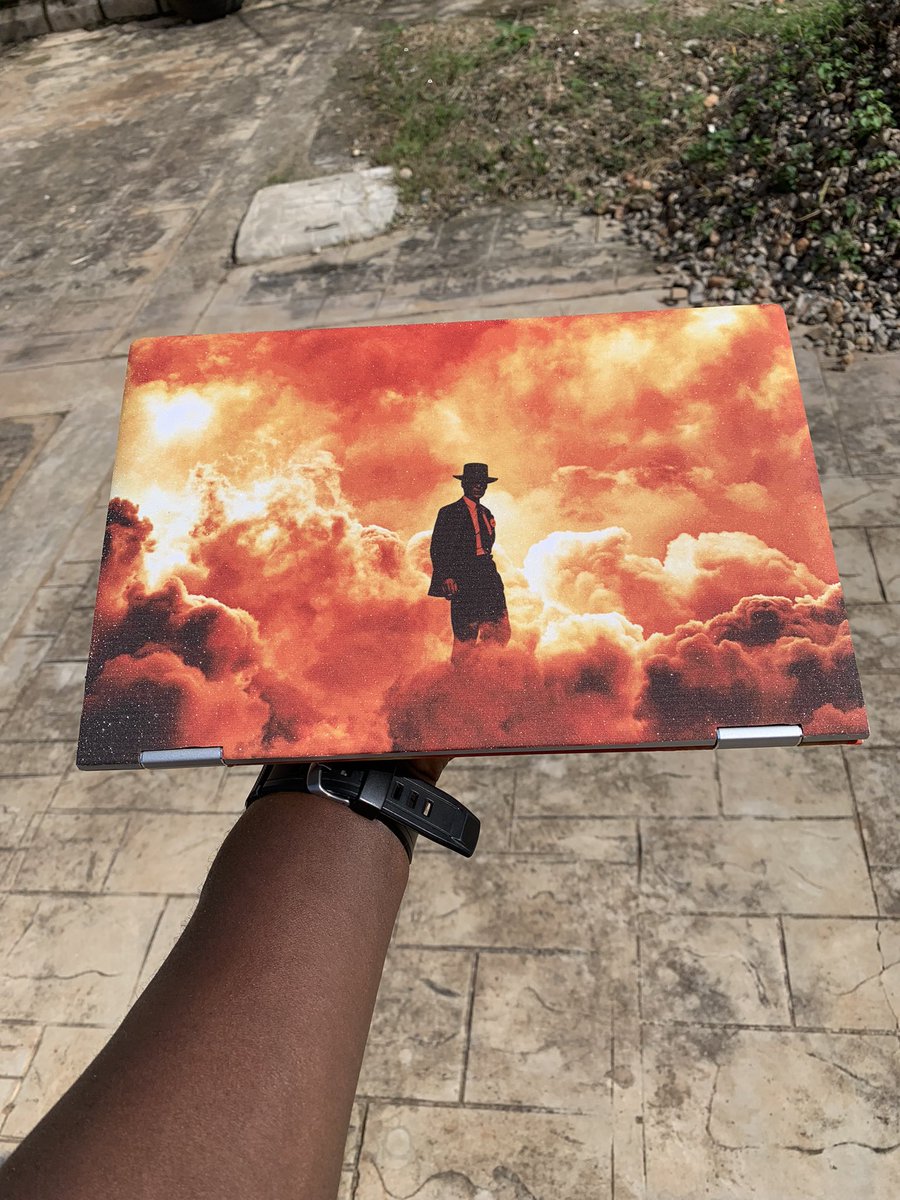 Wrapgenius_ng's tweet photo. Thank you @TheMaryor for choosing to have a touch of sophistication and style on your laptop. #HappyNewMonth #wrapgenius #iyabo #InterUniRapBattle #Bayern https://t.co/p25xrD7Wd7