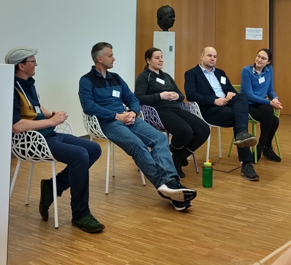 LoG Meetup Panel Discussion #Munich @LogConference w/ @Mniepert, Josephine Thomas, @ingo_S , and @BurkholzRebekka . Thanks to Pascal Welke for being our moderator! 🤗