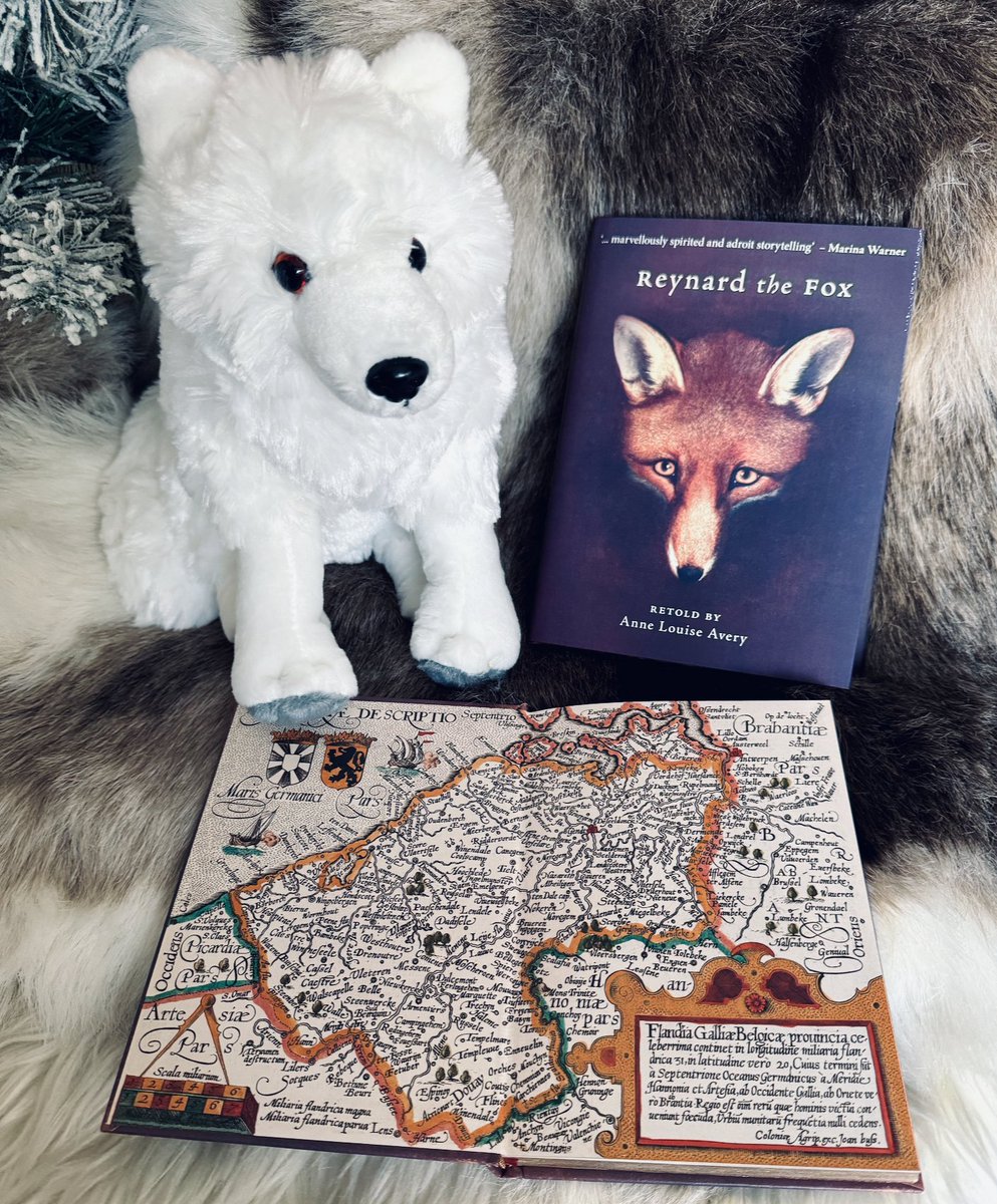 ❄️🦊Competition time! Just in time for Christmas, I'm giving away a signed edition of my gold-tipped 'A Fox for All Seasons' journal, complete with map endpapers & ribbon, a further copy of 'Reynard the Fox', both published by @BodPublishing & a charming Arctic fox to read them…