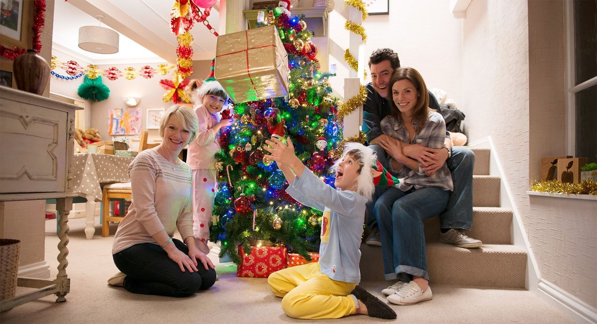 Start feeling festive with Topsy and Tim as they prepare for Christmas🎄on #BBCiPlayer. 

▶️  buff.ly/2DZYWqq

#Christmas #CBeebies #BBCiPlayer #TopsyandTim #TopsyandTimTVShow