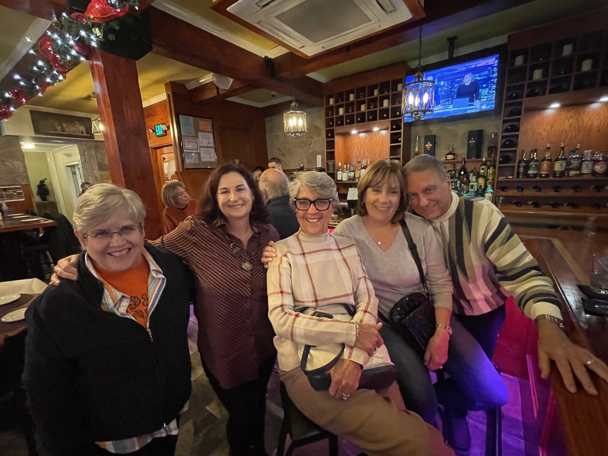 FlorenceMcCue's tweet photo. β¦@yft860β© retirees still sticking with their union #unionforlife https://t.co/Z3K2oaLuXI