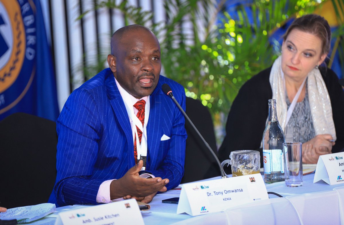 tomwansa's tweet image. Great #4IR &amp;amp; #DigitalTransformation roundtable discussion on &quot;exploring partnerships for knowledge sharing, innovation and technology transfer to address development challenges&quot;
 @pthigo @konzatech @KENIAupdates @IBMResearch @ChallengeWorks @awscloud 

#KIW2023CommonwealthEdition