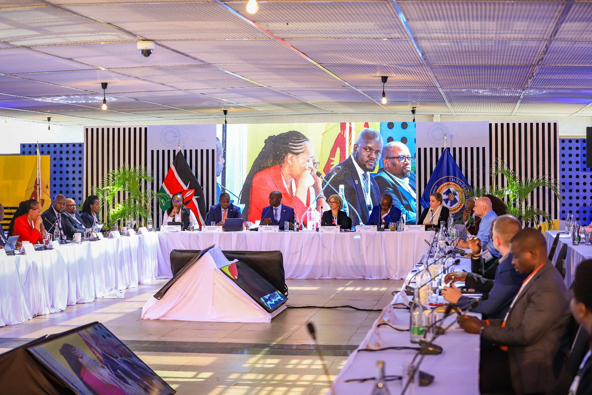 tomwansa's tweet image. Great #4IR &amp;amp; #DigitalTransformation roundtable discussion on &quot;exploring partnerships for knowledge sharing, innovation and technology transfer to address development challenges&quot;
 @pthigo @konzatech @KENIAupdates @IBMResearch @ChallengeWorks @awscloud 

#KIW2023CommonwealthEdition