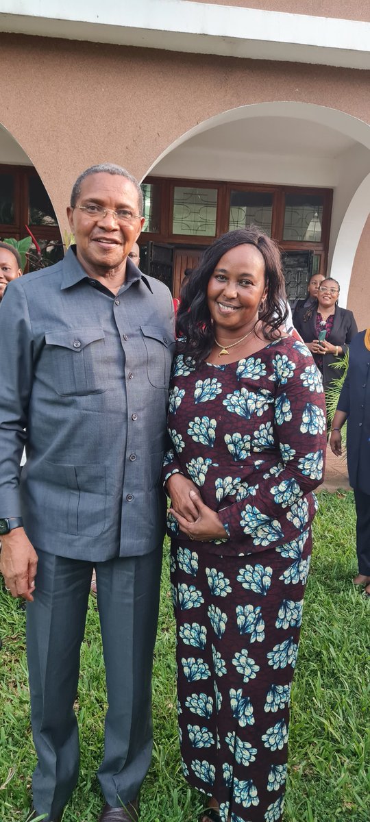TransformingL15's tweet photo. Our director Nash Mollel had the pleasure of meeting @jmkikwete at the @ten_met #IQEC (International Quality Education Conference) as a Guest of Honor and in the CSO Round Table Discussion with @GPforEducation, His passion for #education as a transformative force is contagious! https://t.co/BpgWGm0ELI