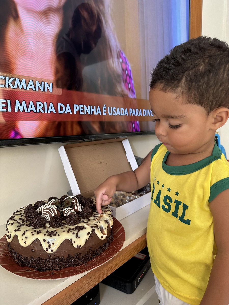 Primeiro bolinho c 3 aninhossss, obrigada Jesussss💕💕💕💕 viva a sua vida meu lindo!