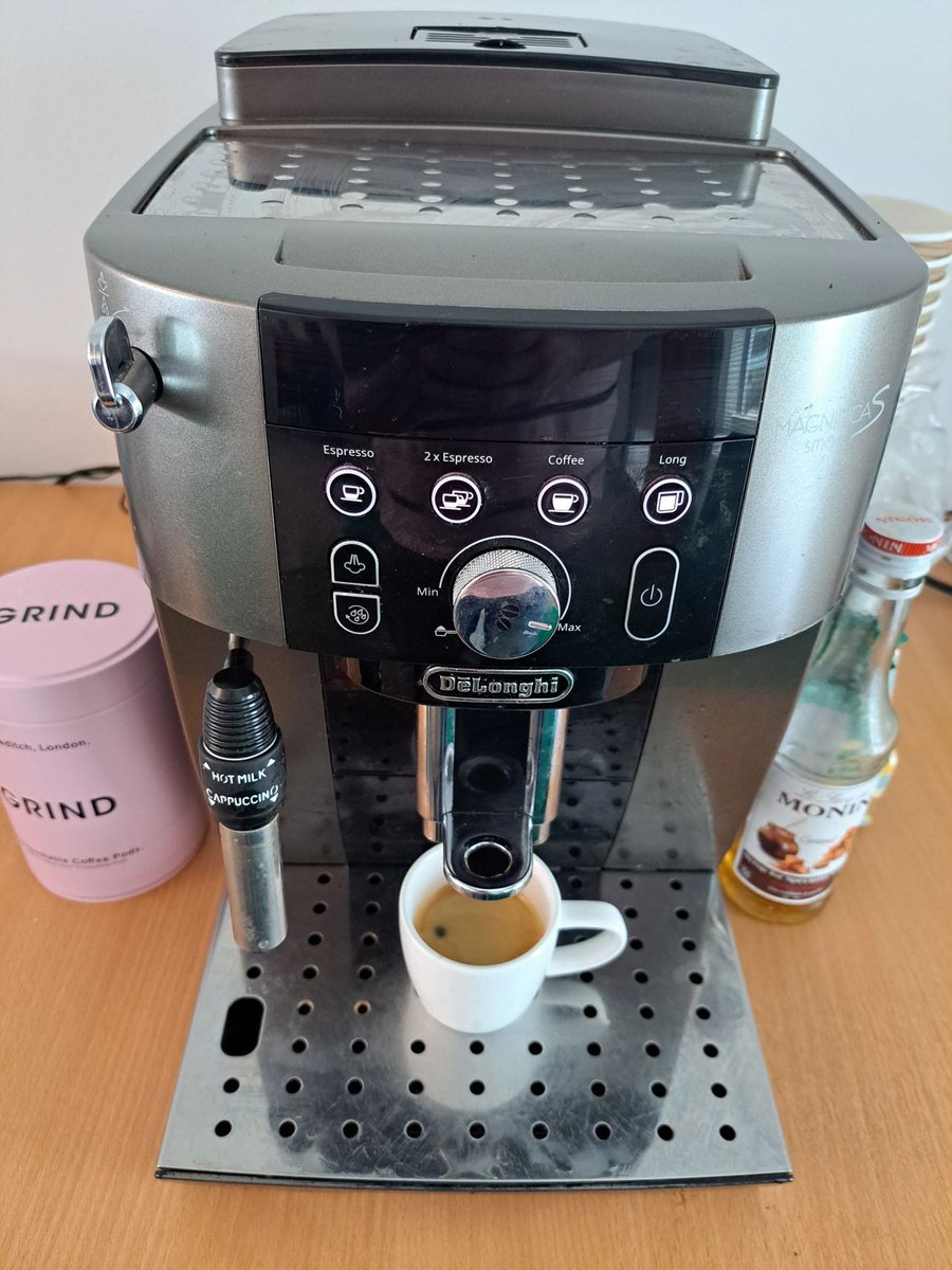 springhubcw's tweet photo. We now have #EV charging! If you're on the M4 or near us, instead of charging at a services why not drop in for half a day and get some quality work done in SpringHub instead. https://t.co/rCr5fnKK8h