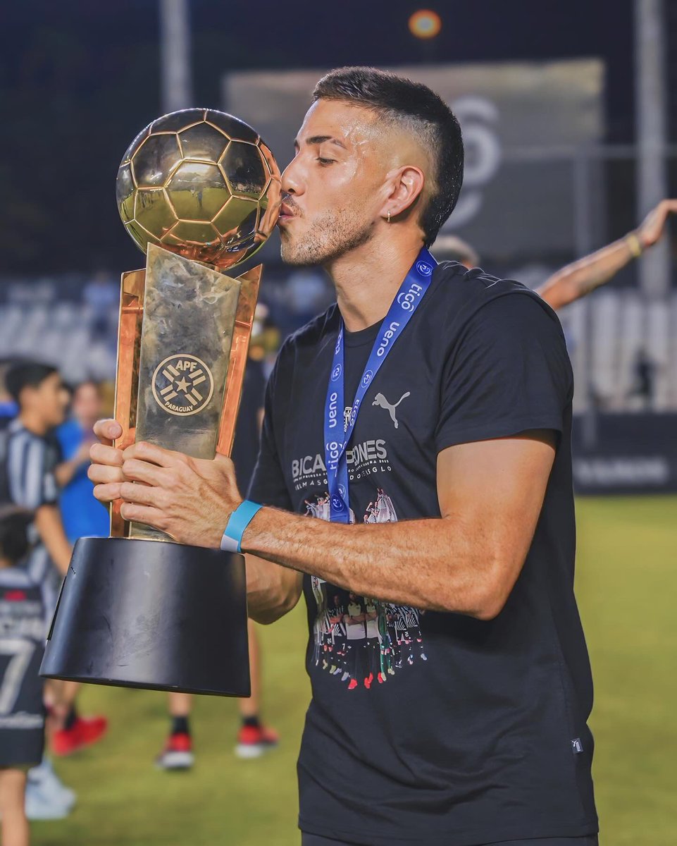 campu_a's tweet photo. BICAMPEÓNES🏆
Gloria a Dios🙌🏼 https://t.co/evdcAdUe5w