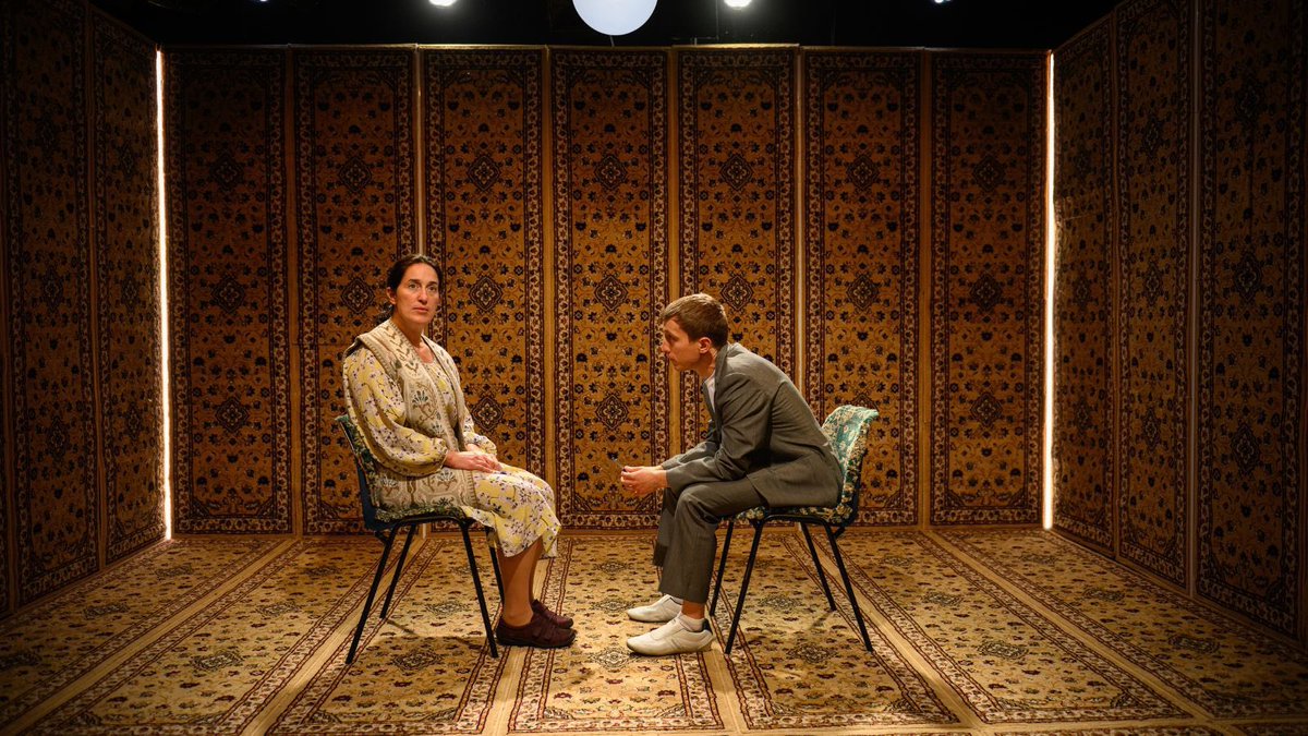 “If Italo Calvino had written for fringe theatre, it might well have looked like this.” - too right !! 

⭐️ ⭐️ ⭐️ ⭐️ from <a href="/Arifa_Akbar/">Arifa</a> at <a href="/guardianstage/">Guardian Stage</a> for <a href="/roxyjoycook/">Roxy Cook</a>’s ‘A Woman Walks into a Bank’ 

📰 Full review: amp.theguardian.com/stage/2023/dec…