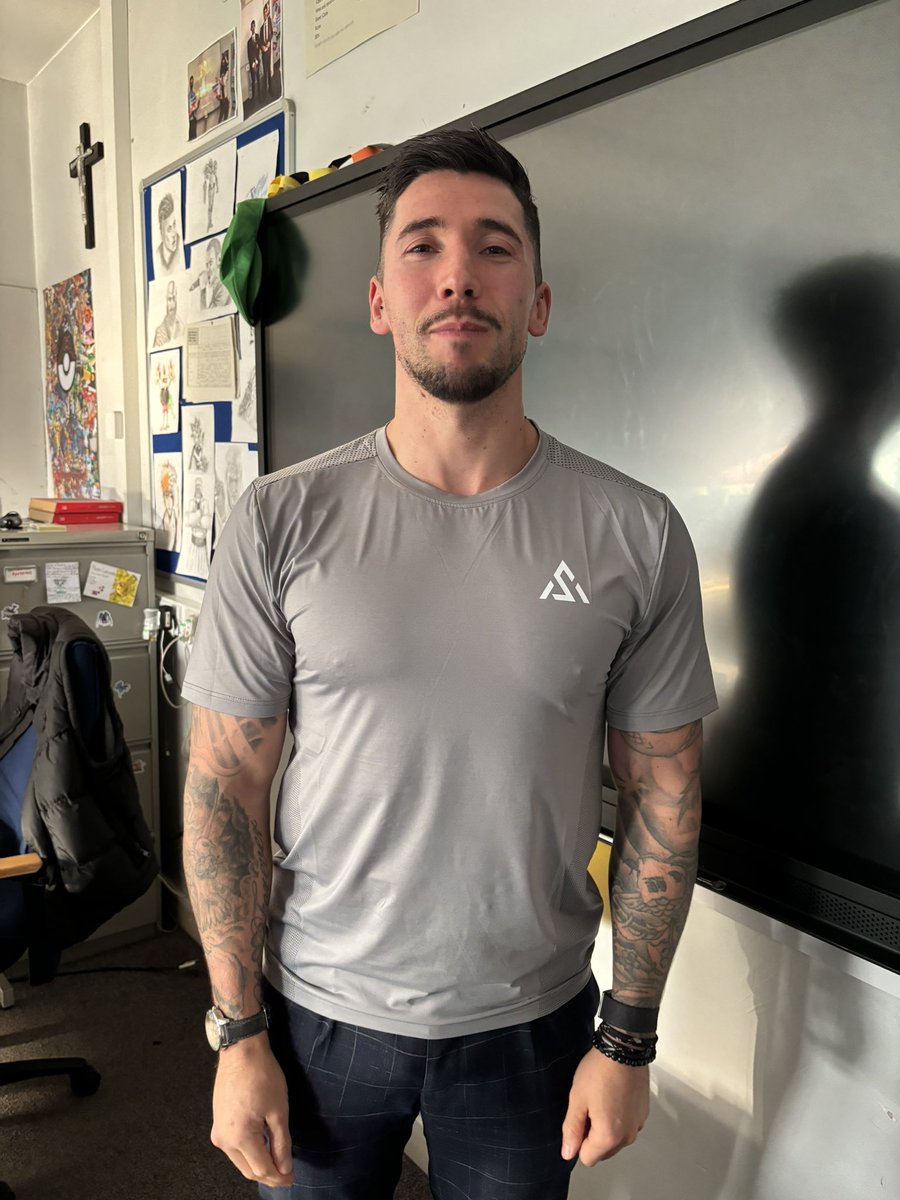 SNHSBUSED's tweet photo. Mr Smith has already purchased his GYMSPIRE top from our Young Enterprise Team!
We will be ready to sell more at next weekโs YE Trade Fair.
Follow our group on Instagram and Tik Tok @gymspireuk ๐ช @YE_Scotland @stninianshigh #YoungEnterprise #YEScotland #GYMSPIRE https://t.co/xiI0VtgcC6