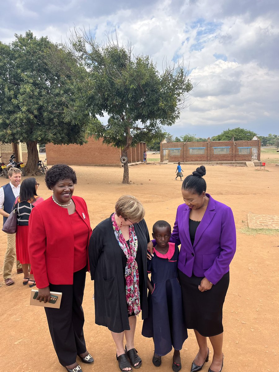 Honoured to collaborate with Malawi's Ministry of Education and local partners. Our visit aims to deepen understanding, identify priorities, and drive positive change in foundational learning. Together, we can transform education outcomes! 🤝 #GlobalCoalitionInMalawi #SDG4Malawi