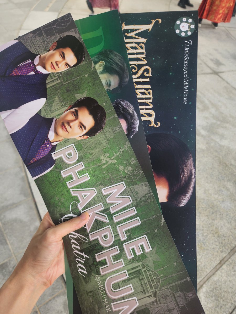 wokkychan's tweet photo. Been so long since I've been to a fan event... and prob the last one in the long time to come 😊😊 thank you for all the freebies 💛💚#TheMagicalManSuangSG https://t.co/0GiRq6LStR