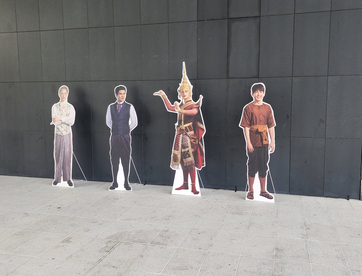 wokkychan's tweet photo. Been so long since I've been to a fan event... and prob the last one in the long time to come 😊😊 thank you for all the freebies 💛💚#TheMagicalManSuangSG https://t.co/0GiRq6LStR