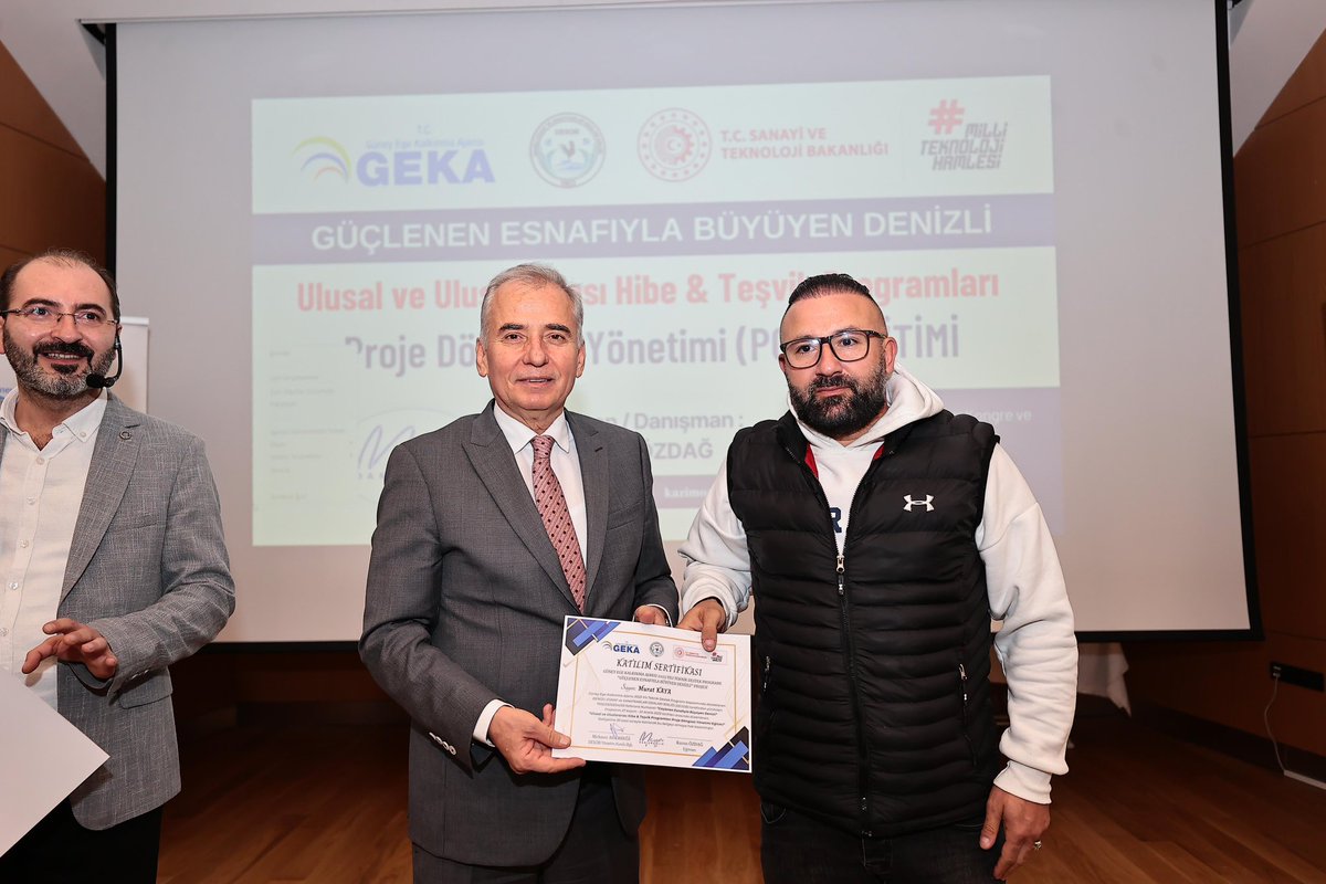 Sanayi ve Teknoloji Bakanlığımız tarafından desteklenen GEKA ve Denizli Esnaf ve Sanatkarlar Odaları Birliği işbirliğiyle gerçekleşen “Proje Yönetimi Döngüsü” eğitimini başarı ile tamamlayan esnaf kardeşlerimize sertifikalarını verdik.

Güçlenen esnafıyla büyüyen Denizli şiarıyla