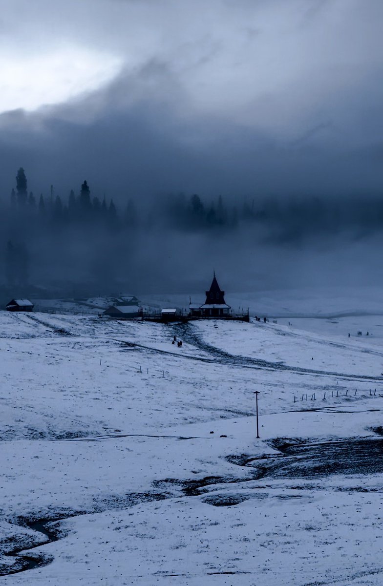 JandKTourism's tweet photo. This is what J&amp;K looks like right now! Here are some visuals of the fresh snowfall from the Gulmarg, Sonamarg , Pahalgam and Dodhpathri ! Booked your tickets yet? #WINTER #snow #fun #JammuAndKashmir #Gulmarg #pahalgam #sonamarg #dodhpathri #kashmir #tourism @SyedAbidShah @diprjk https://t.co/Tg5OMi171m