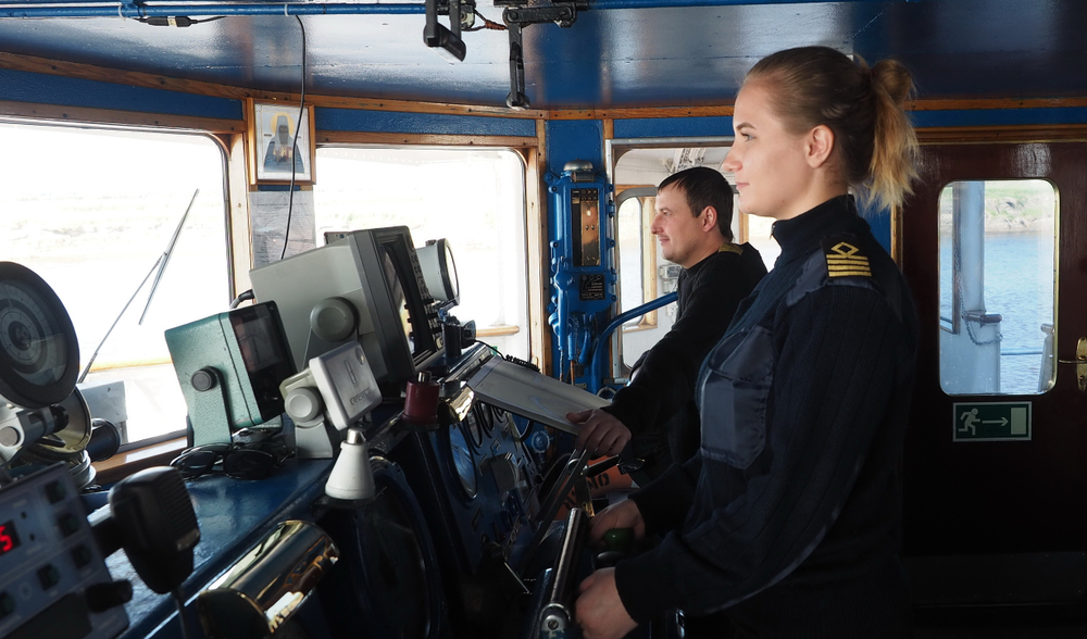 Safebridge provides online, generic and type-specific training courses for seafarers, professionals, individuals and businesses.

Click through to our website for a full list of courses ow.ly/jJGR50QegR1

#Safebridge #Seafarer #MaritimeLearning #Maritime#eLearning #Training