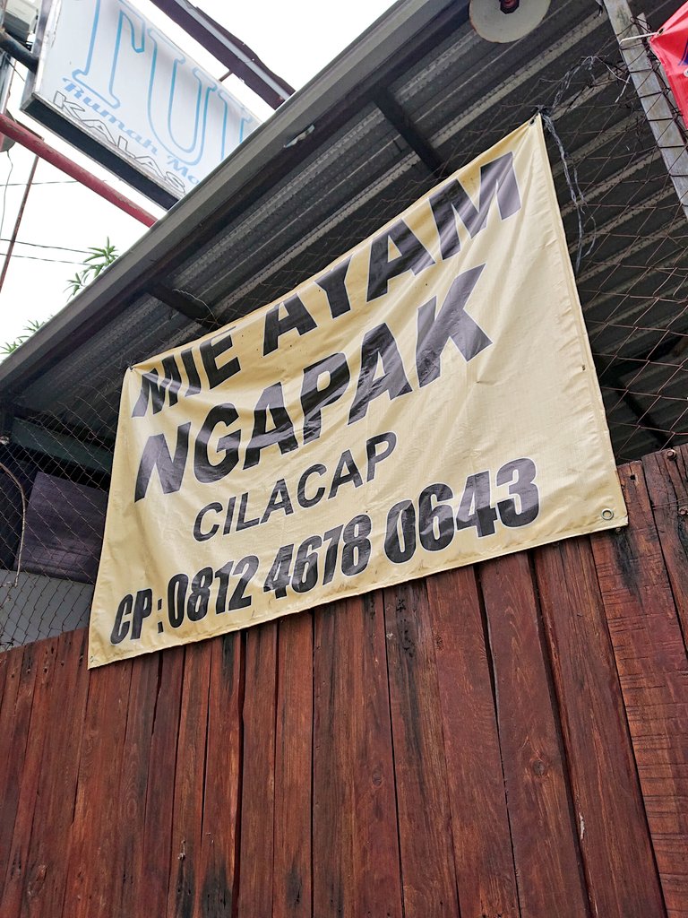 NurSetoAji's tweet photo. #JumatMieayaman edisi lupa bawa sticker dan mampir mumpung cocok ro hawane ke Mie Ayam Ngapak Cilacap Barat SMA N 1 Kalasan. Gerobag biru andalan, rasanya gurih, ayam melimpah ruah ditambah timun penyegar jos lah angets dubs gaskeun ja! 

https://t.co/ruhYIe4Qng

@InfoMieAyamYK https://t.co/k8uGXiC5lv