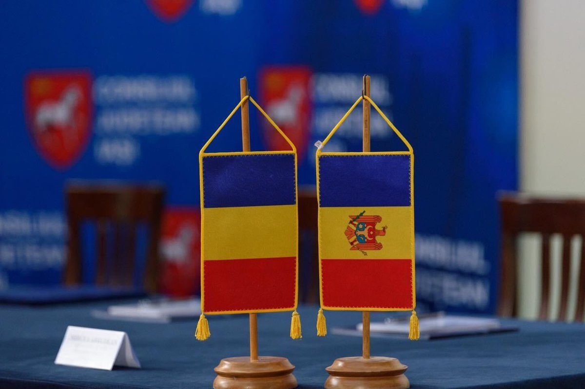 🇲🇩 🤝🇷🇴 Republica Moldova și România sunt legate de aceleași valori, aceeași limbă, poduri de flori și poduri de piatră. La mulți ani, #România! Îți mulțumim că ne ești alături în parcursul nostru către #UE!