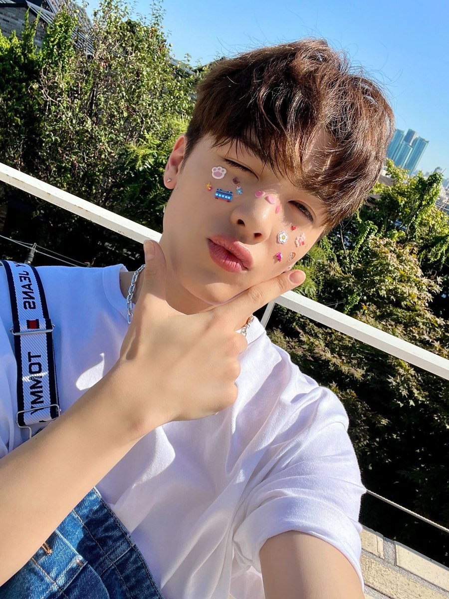 andteamtrans's tweet photo. 231201 Weverse #MAKI (eng)

“sunny days☀️💛🌼”

#andTEAM #앤팀 @andTEAM_members https://t.co/KLko6KUH1Q