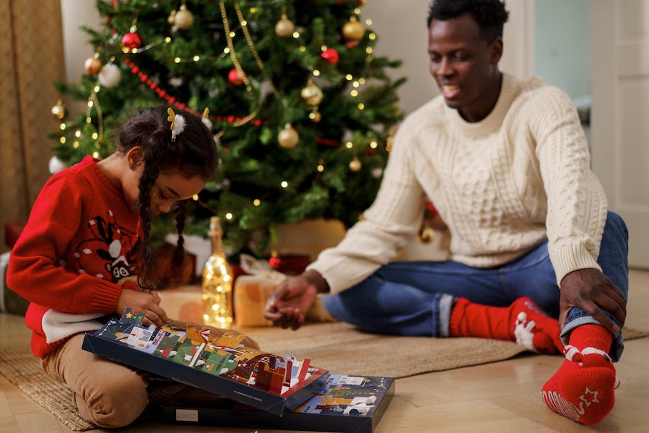 SFRS_Prevention's tweet photo. 🎅🎄❄️🎁 🚒 #AdventDay1 

The near and the dear one
The old and the young

A very Merry Christmas
Let's hope it's a good one
Without any fear

Take a step towards making sure your home is fire-safe by completing our online home fire safety check ✅

🌐 https://t.co/AOOwN3mzEQ https://t.co/SVNnHaezkS