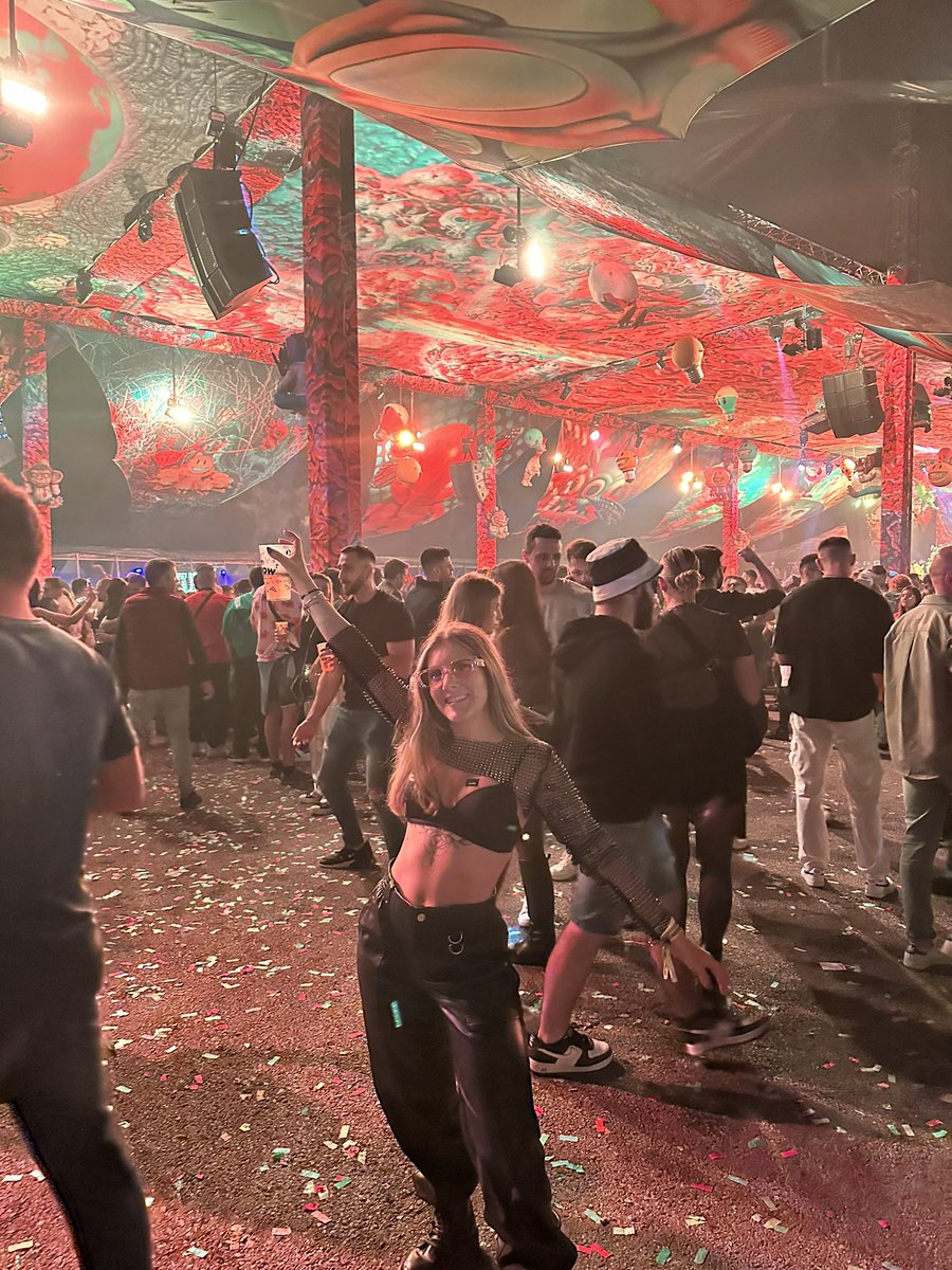 Irene97eng's tweet photo. ❤️‍🔥 @elrow_ VALENCIA XXL ❤️‍🔥 https://t.co/IXD2GtWegO