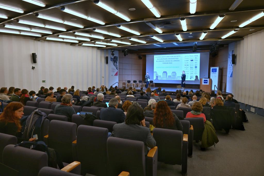 🗣️ #SwafSAlliancesForum23 Day 2: Join us for inspiring sessions on how to boost excellence and foster societal engagement in European R&I and through #EuropeanUniversitiesAlliances.

💻 Join us online: youtube.com/@civisaeuropea…