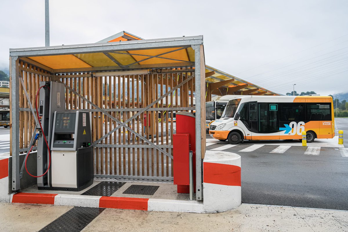 Christian Estrosi tweet media