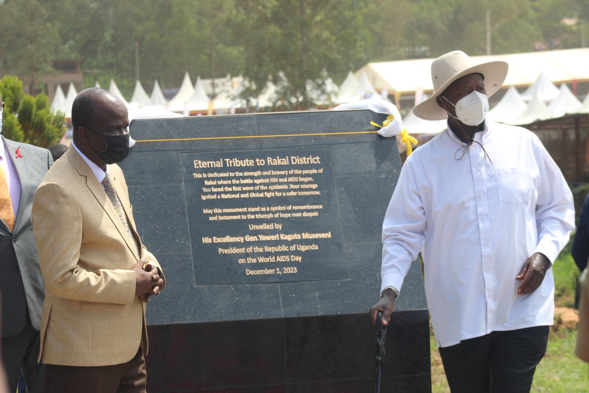 Uganda AIDS Commission (@aidscommission) on Twitter photo H.E <a href="/KagutaMuseveni/">Yoweri K Museveni</a> on arrival,at Kibaale Play-grounds, unveiled a monument dedicated to the strength and bravery the people of Rakai showed at the beginning of the fight against #HIV. #EndAIDS2030Ug H.E <a href="/KagutaMuseveni/">Yoweri K Museveni</a> on arrival,at Kibaale Play-grounds, unveiled a monument dedicated to the strength and bravery the people of Rakai showed at the beginning of the fight against #HIV. #EndAIDS2030Ug
