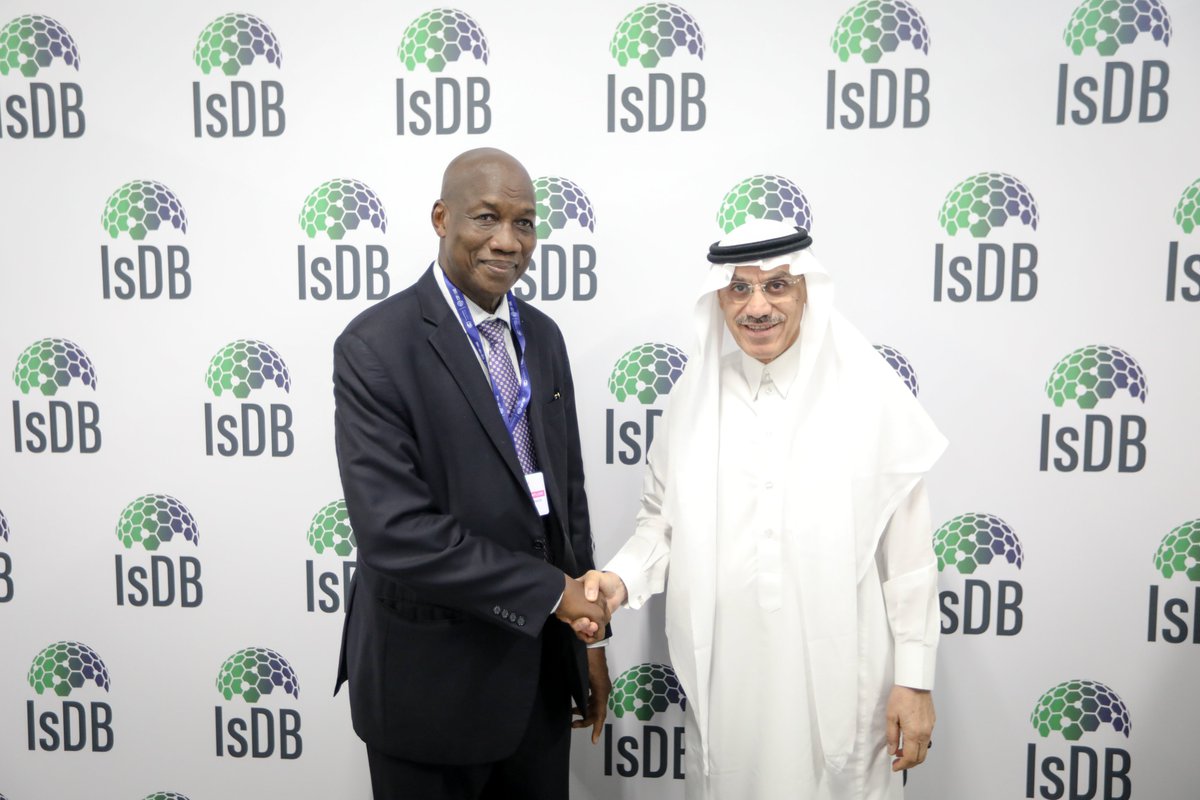 isdb_group's tweet photo. #IsDB Group Chairman H.E. Dr. Muhammad Al Jasser discussed at @COP28_UAE   with Mr. Birama Boubacar Sidibe, INTERFACE, Managing Director, IsDB's impact and prominent role in promoting private sector mainly in the realm of agriculture, renewable, and green energy. https://t.co/qtWqFrmDXR