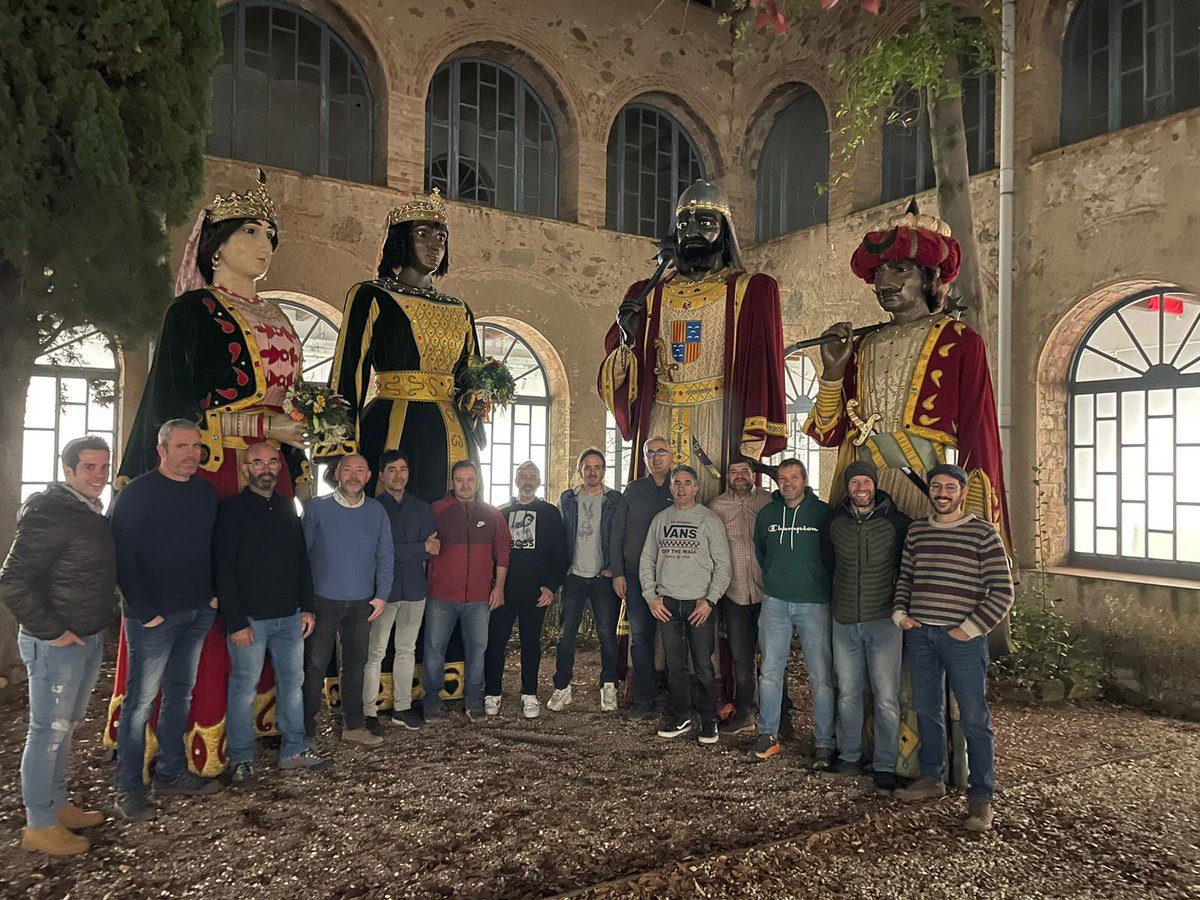 GegantsPatum's tweet photo. Hem volgut repetir la foto!
1910-2023
#patum @lapatum https://t.co/JvKU2kNJR0