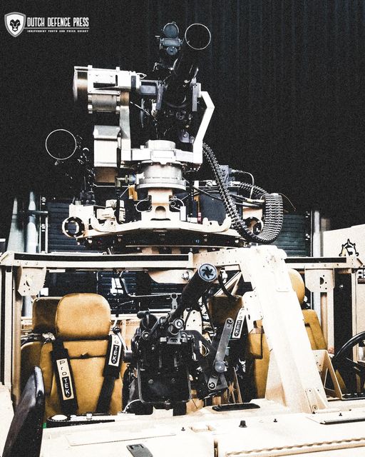 KdoMagazin's tweet photo. Special Operations Vehicle: Auch deutsche #SOF #Spezialkräfte #KSK #KSM sollen den #SOV #Defenture GRF bald erhalten. Hier mit maximaler Ausstattung #FNMinimi, #Dillon #gatling gun, #Saab #CarlGustaf @DutchDefensePress https://t.co/WBDkTDrZ6d