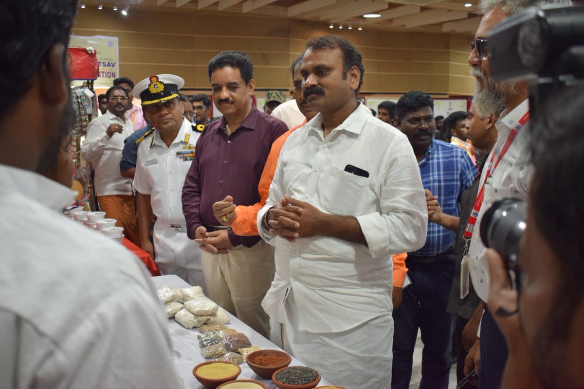 Dr. L. Murugan, Hon’ble Union Minister of State for Information & Broadcasting visited the stalls of CBC, Indian Posts, MSME, RGNIYD etc.@nyksindia @ianuragthakur #ViksitBharatSankalpYatra